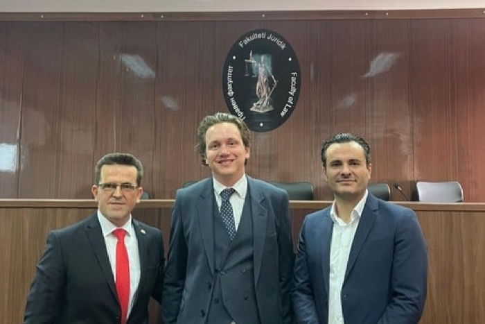 Adrian Dinkl an der juristischen Fakultät